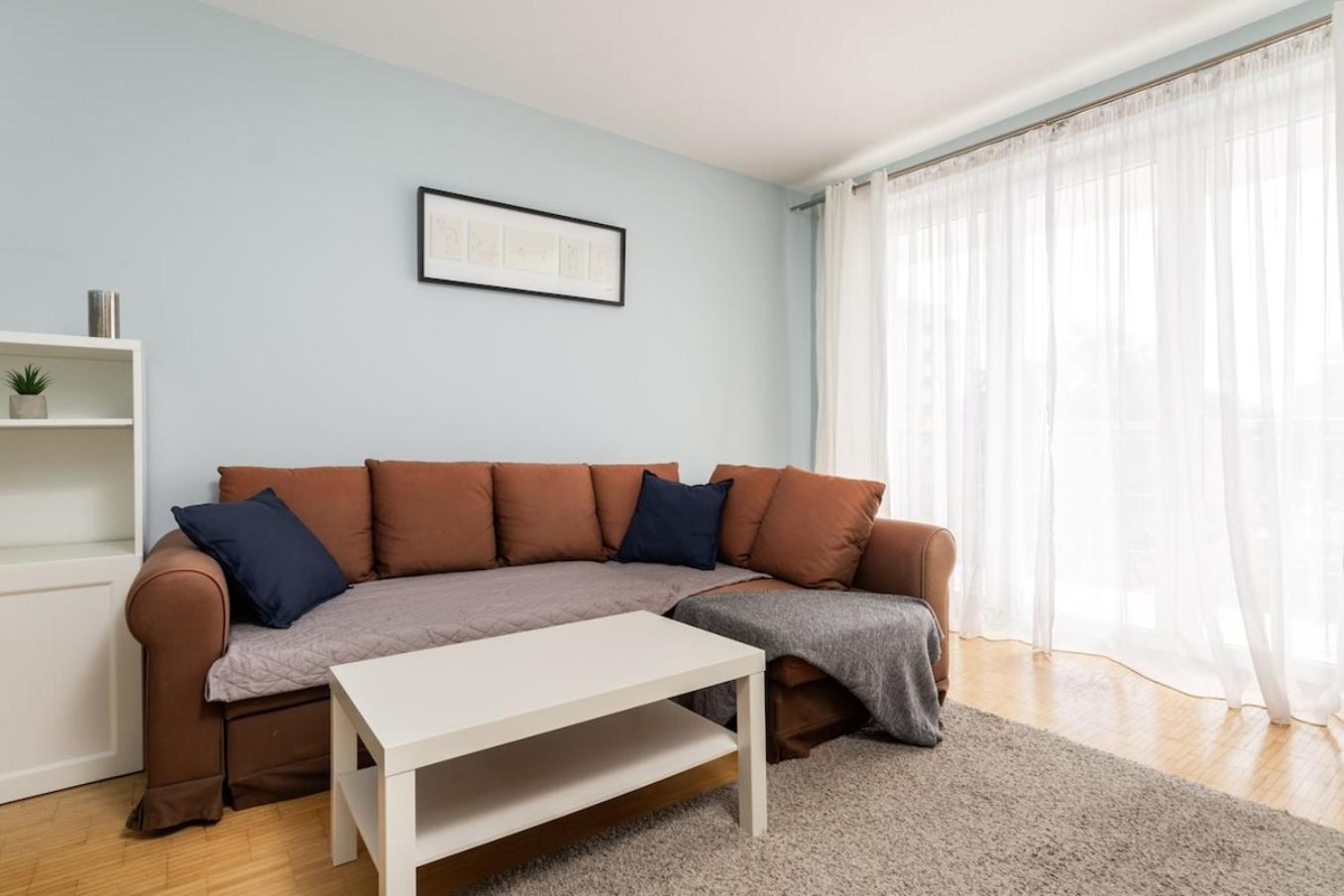 Apartment Nutmeg Wola Warschau