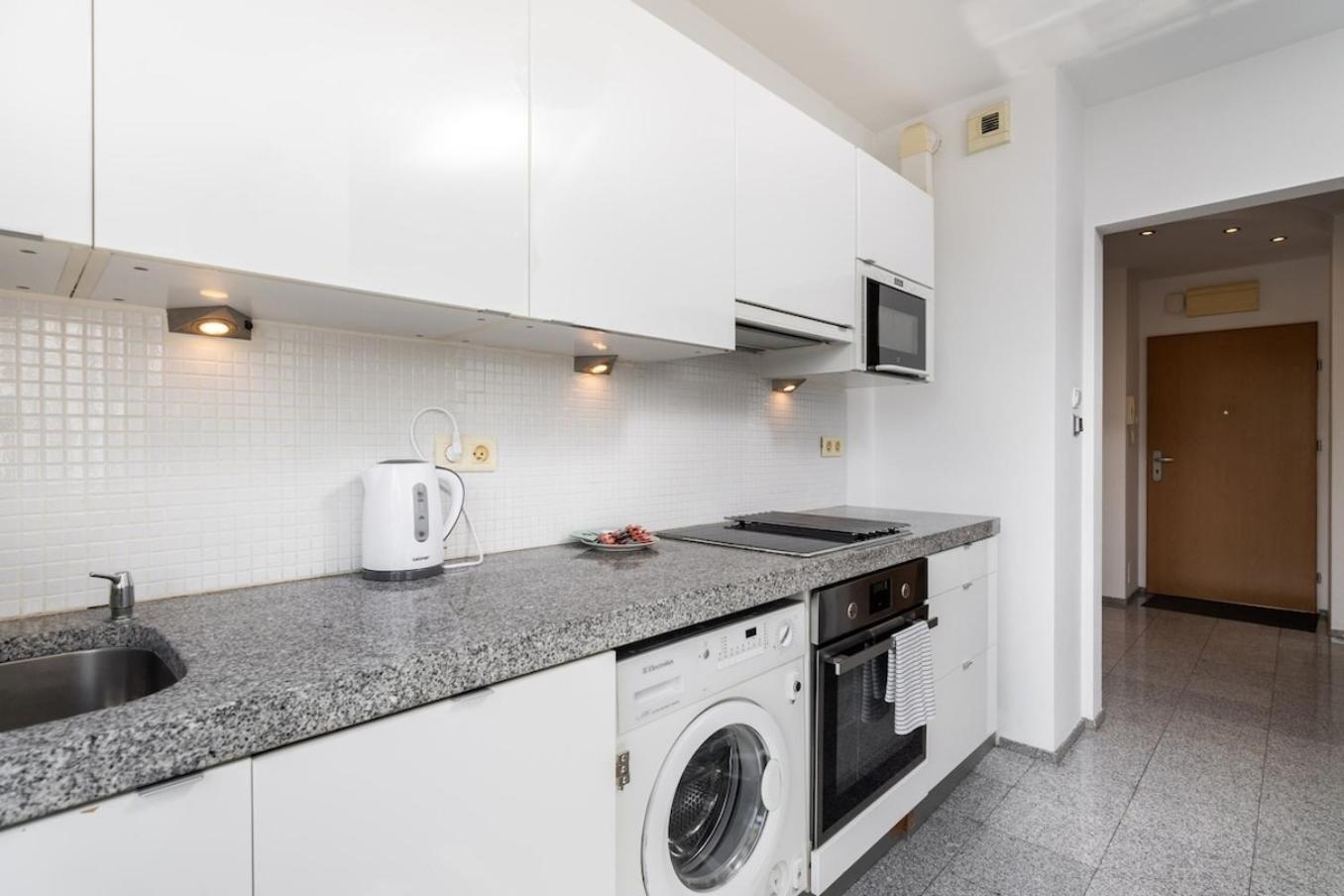 Nutmeg Wola Apartment Warschau
